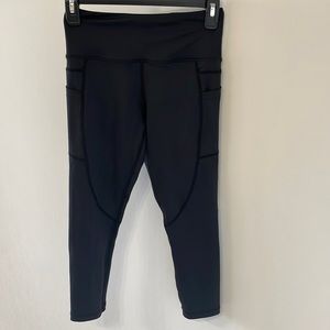 Zyia black capri length leggings with two side pockets